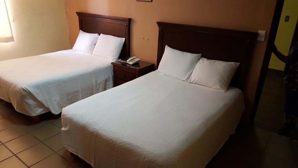 Hotel La Posta Monclova Oda fotoğraf